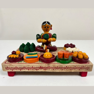 Traditional Handmade Etikoppaka Pelikuturi Wooden Showpiece – Natural Wood Folk Art (9 Inches | 5 × 5 Inches)